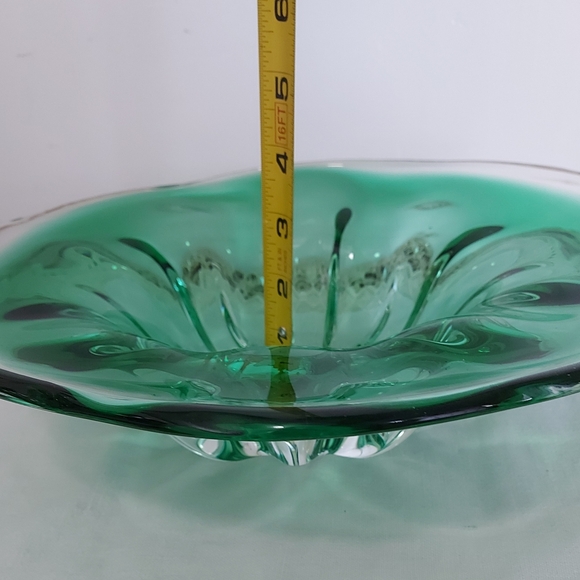 🎄Mid Century Modernist Art Glass Emerald Green Clear Freeform Bowl - Picture 4 of 5